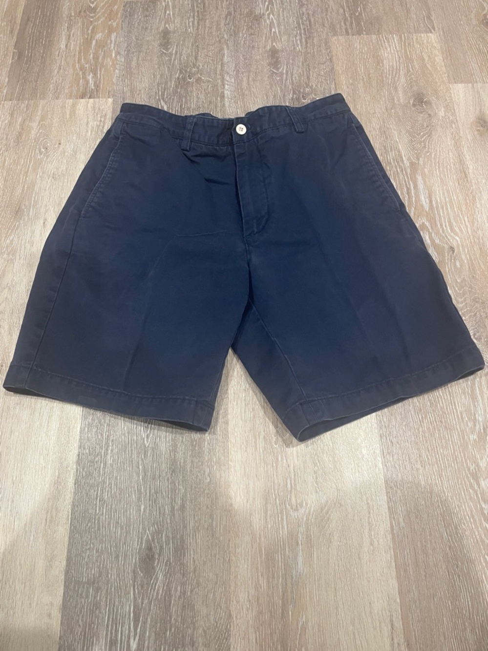 Vineyard vines Navy Cotton Shorts with Buttoned Back Pockets - Picture 2 of 4